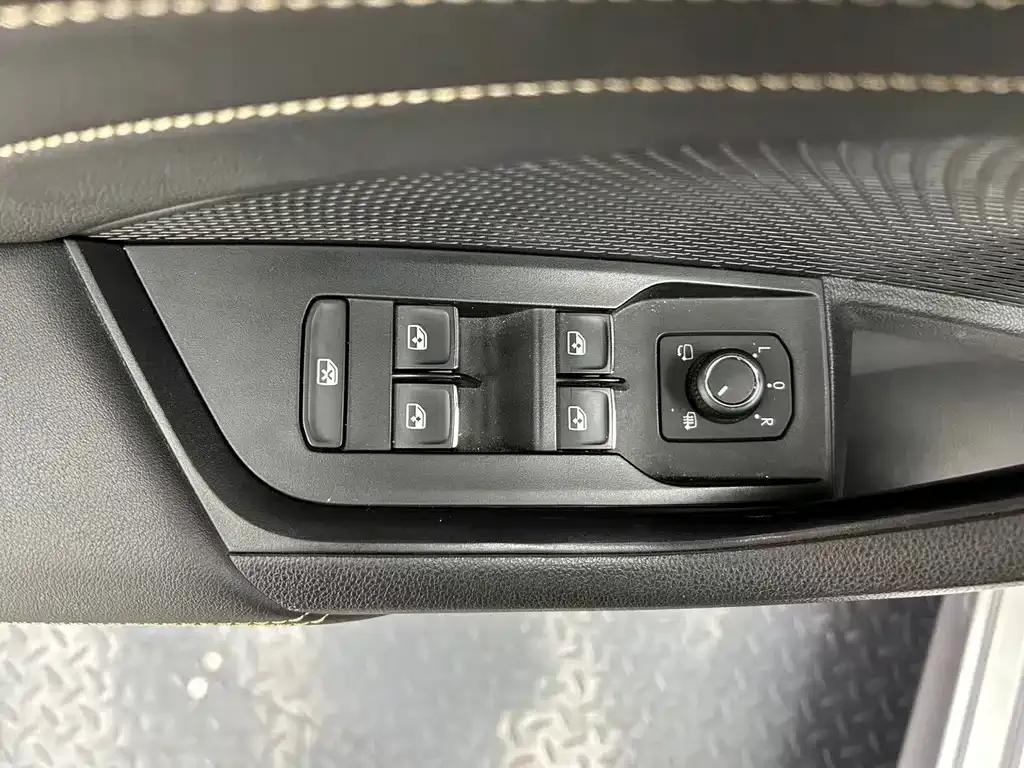 Skoda Octavia — фото 9