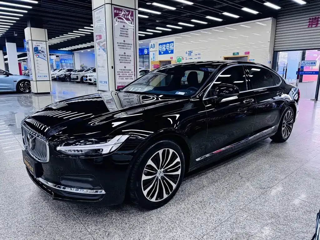 Volvo S90 — фото 1