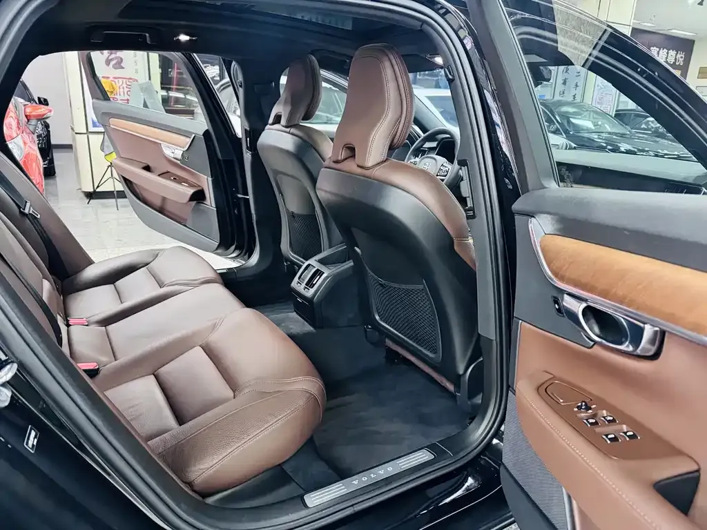 Volvo S90 — фото 2