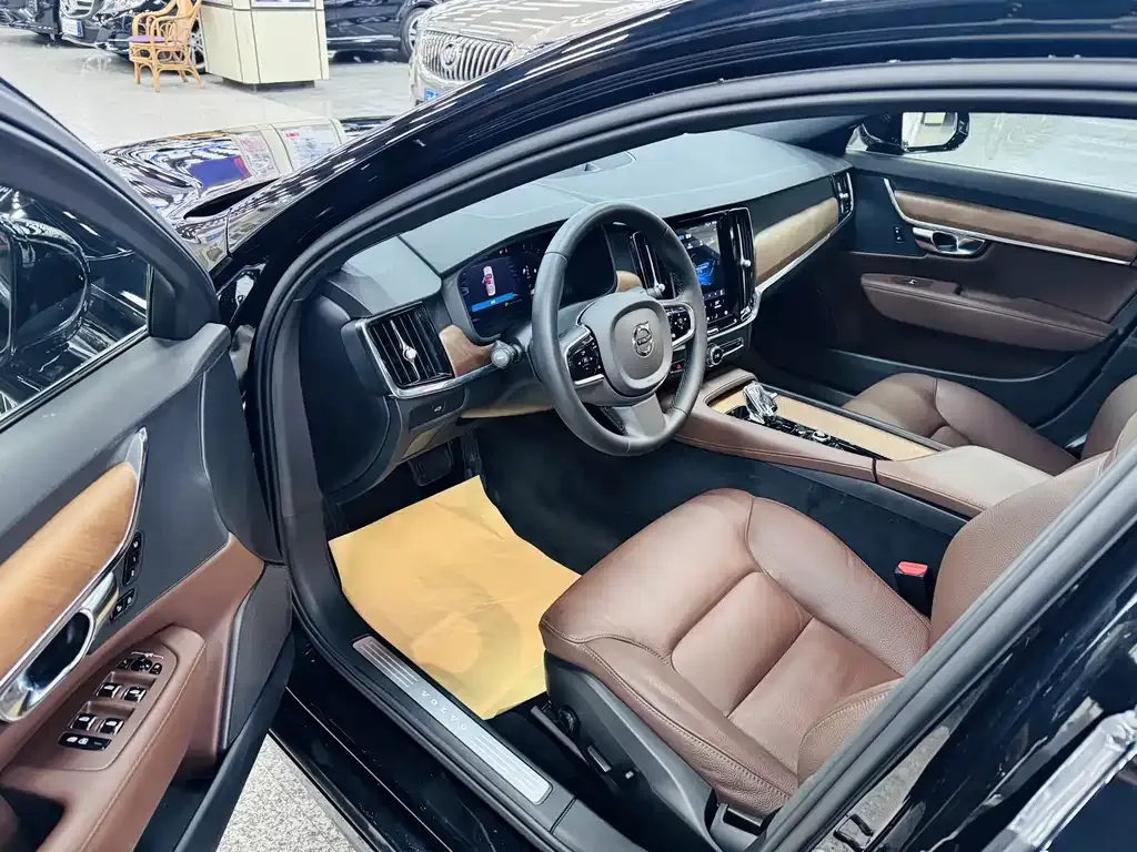 Volvo S90 — фото 3
