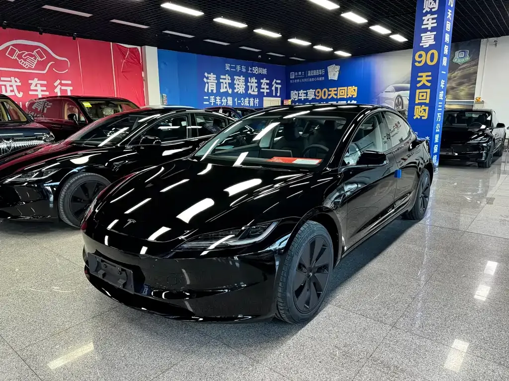Tesla Model 3 — фото 1