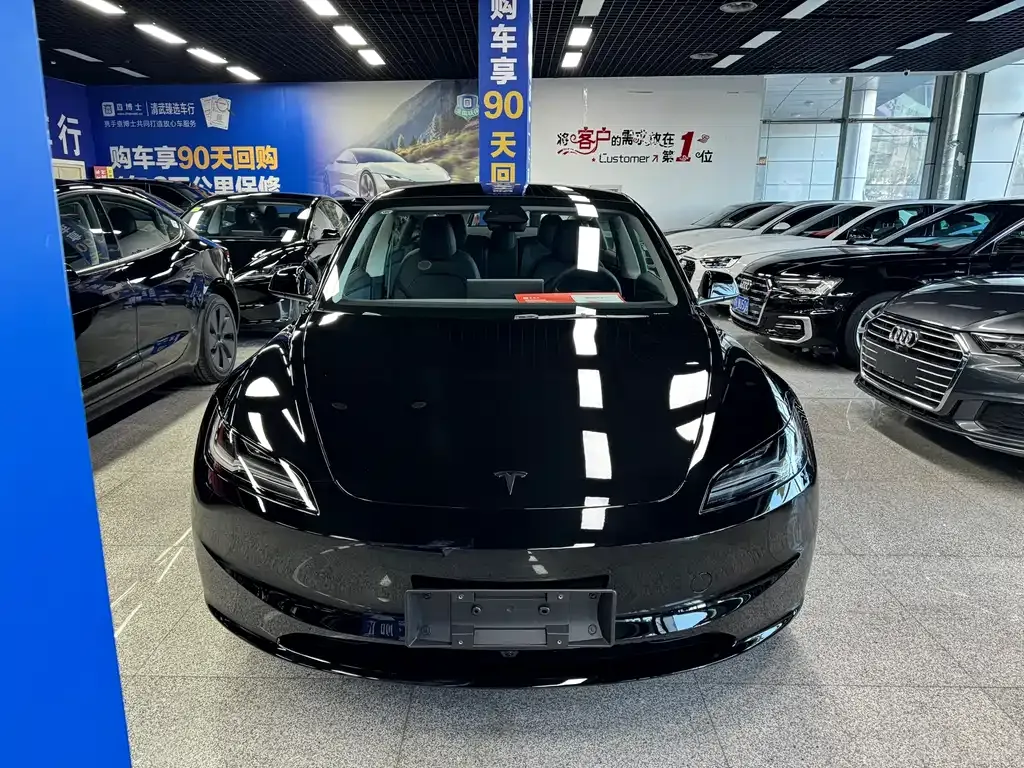 Tesla Model 3 — фото 9