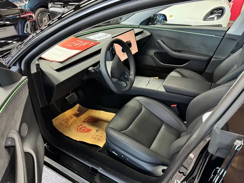 Tesla Model 3 — фото 8