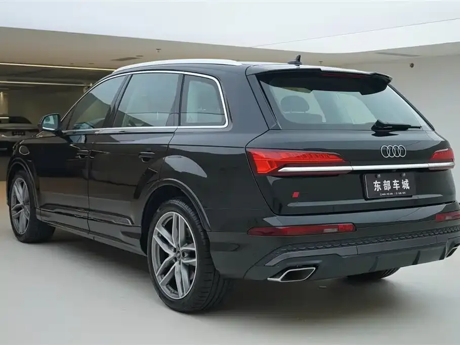Audi Q7 — фото 7