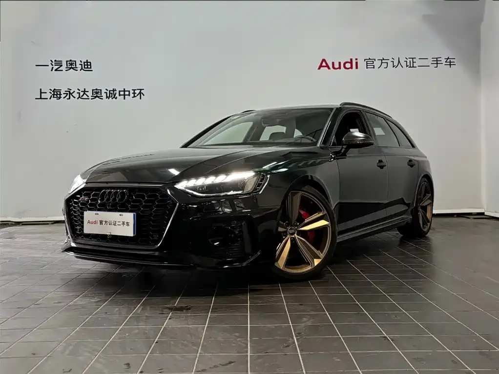 Audi RS 4 — фото 1
