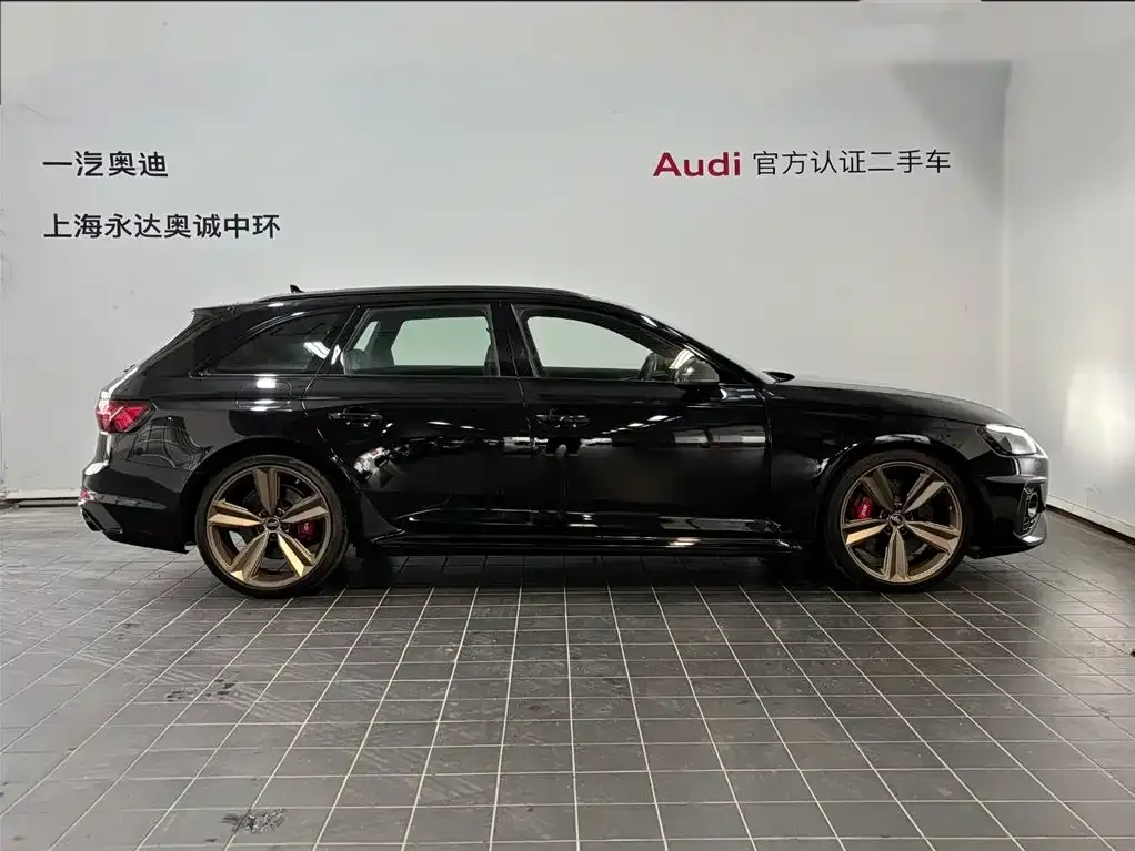 Audi RS 4 — фото 5