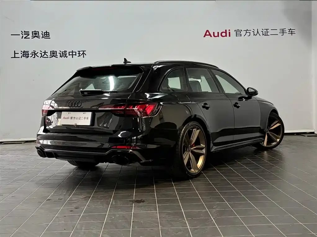 Audi RS 4 — фото 6