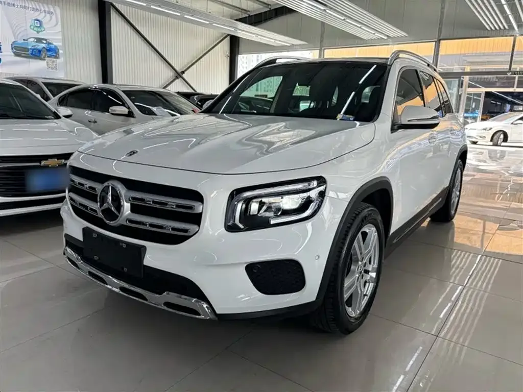 Mercedes-Benz GLB — фото 1