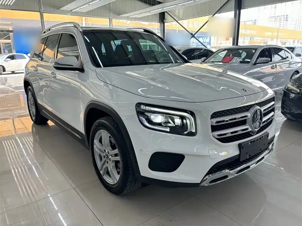 Mercedes-Benz GLB — фото 4
