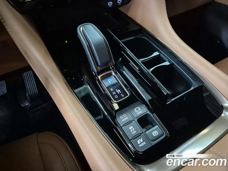 Toyota Alphard — фото 4