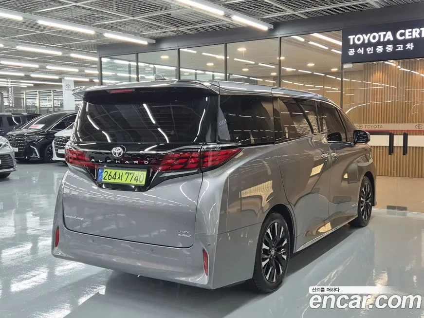Toyota Alphard — фото 5