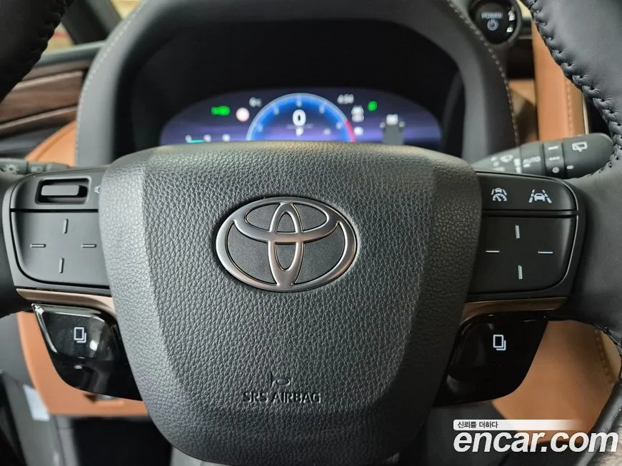 Toyota Alphard — фото 6
