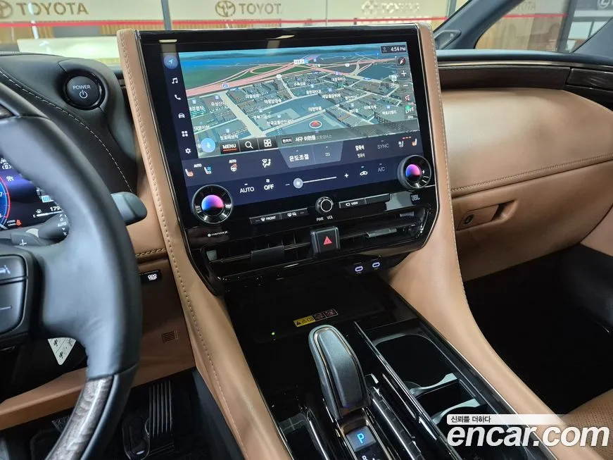 Toyota Alphard — фото 7