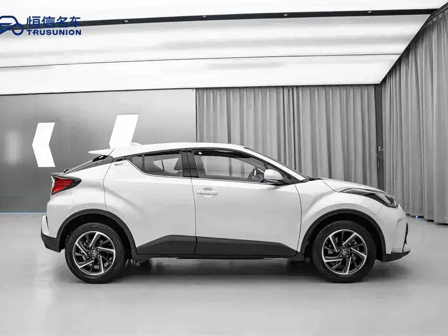 Toyota C-HR — фото 9