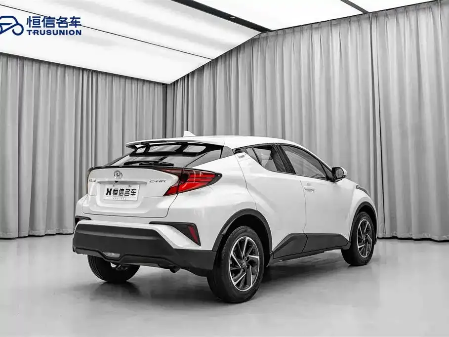 Toyota C-HR — фото 5