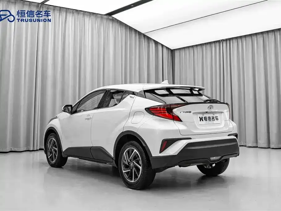 Toyota C-HR — фото 4