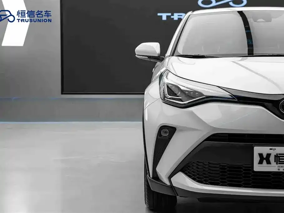 Toyota C-HR — фото 2