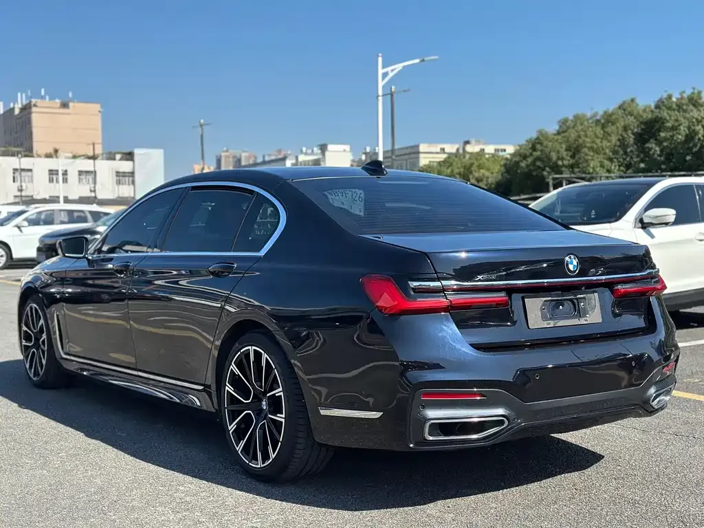 BMW 7 Series — фото 4