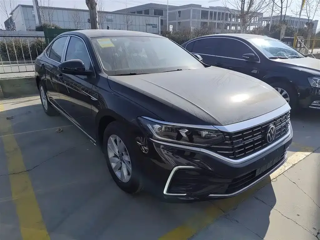 Volkswagen Passat New Energy — фото 9