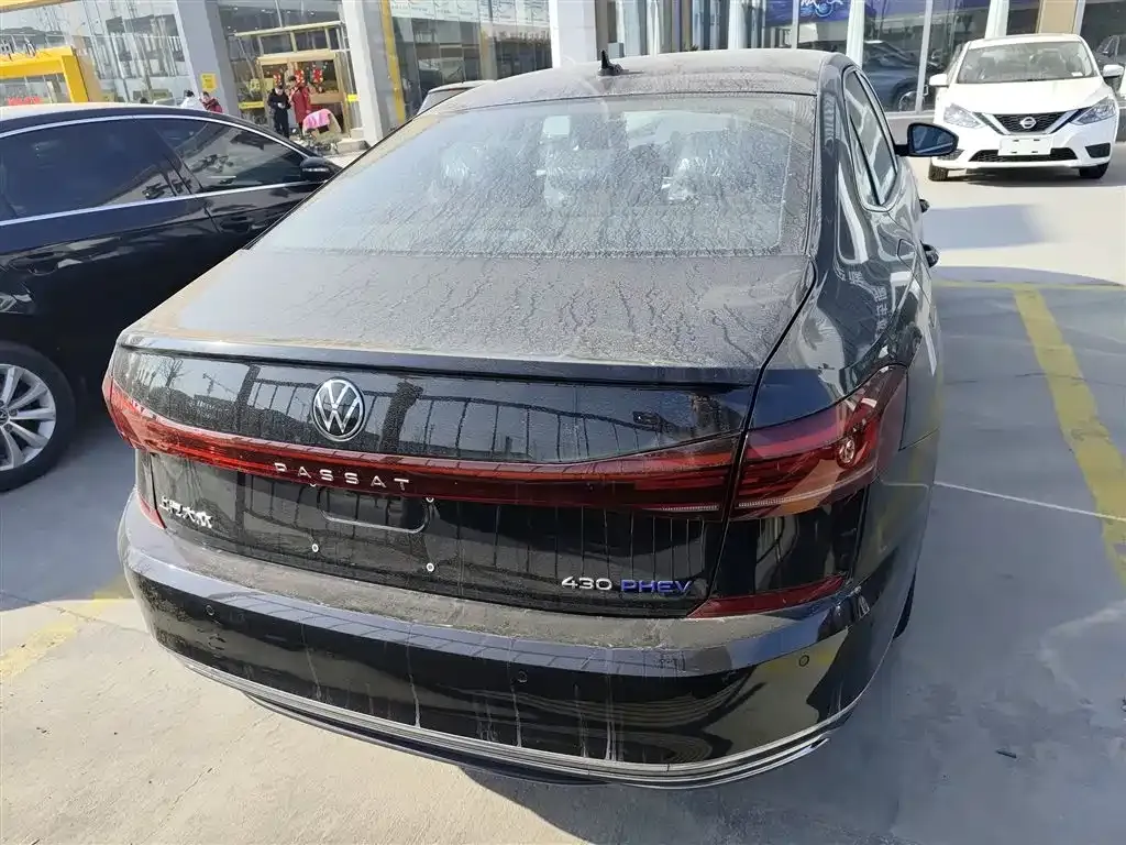 Volkswagen Passat New Energy — фото 10