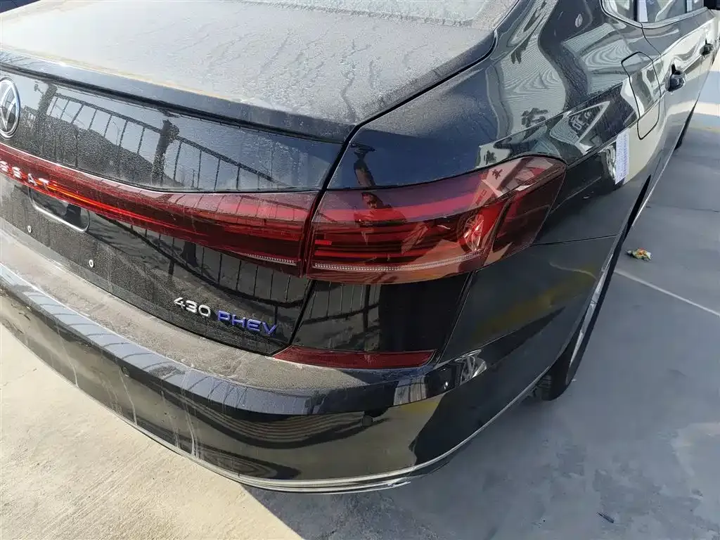 Volkswagen Passat New Energy — фото 5