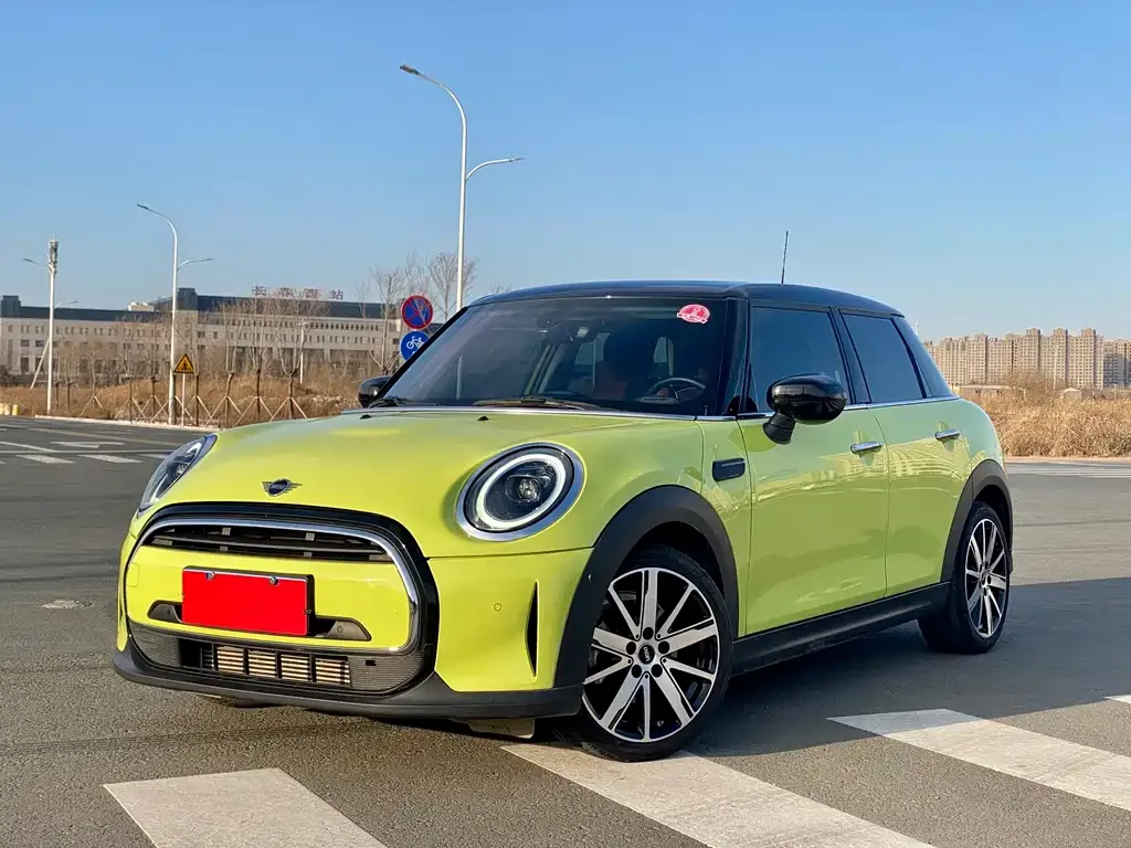 MINI Cooper (3-door) — фото 1