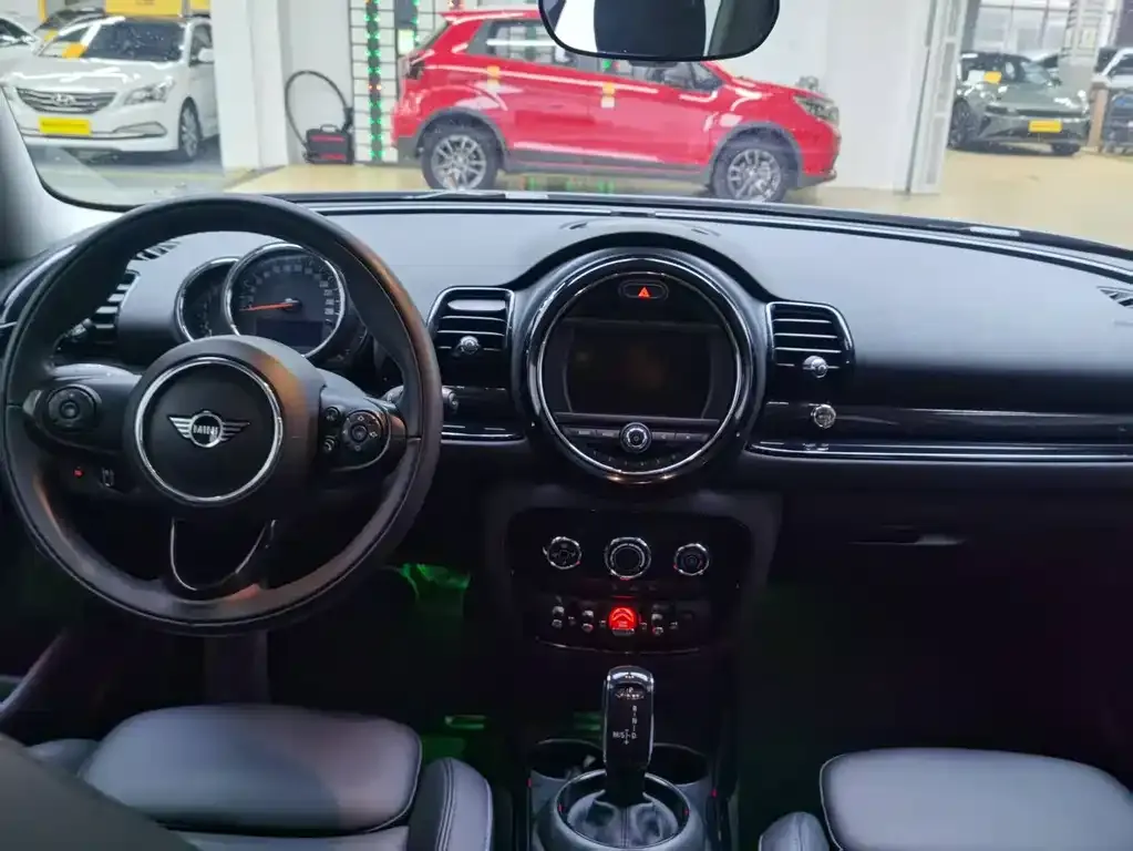 MINI Clubman — фото 9