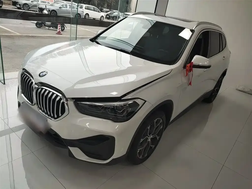 BMW X1 — фото 1