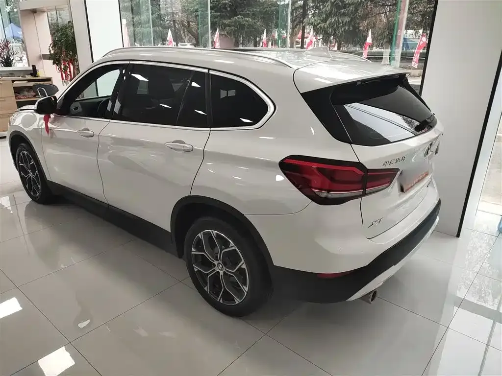 BMW X1 — фото 9