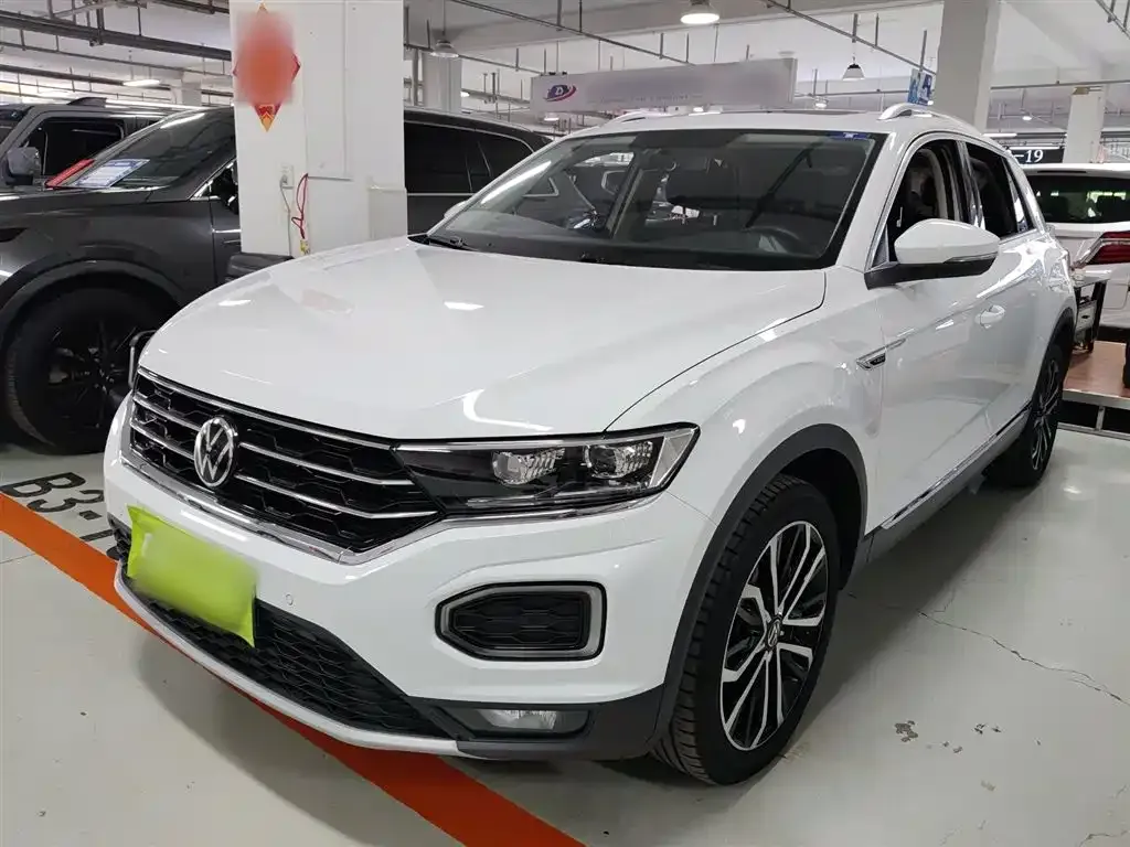 Volkswagen T-Roc — фото 1