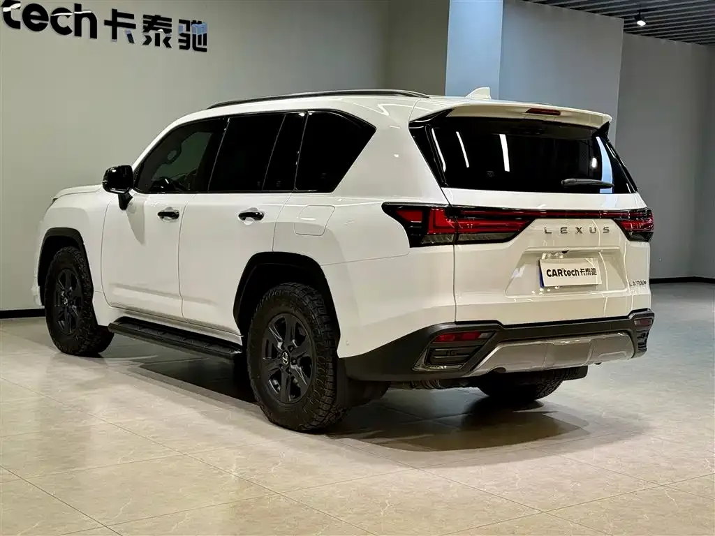 Lexus LX — фото 8