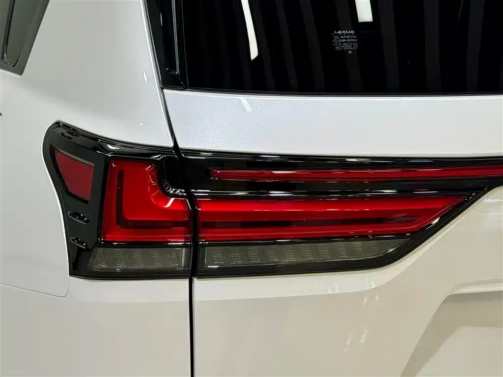 Lexus LX — фото 6