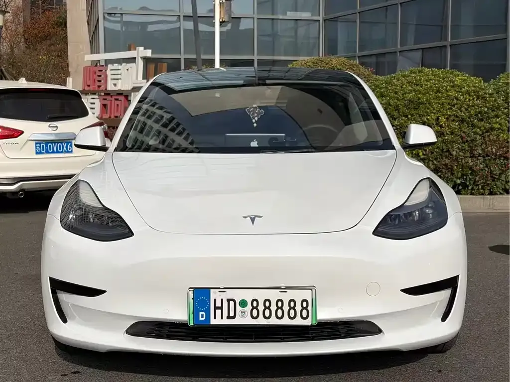 Tesla Model 3 — фото 2