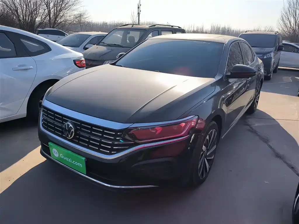 Volkswagen Passat — фото 1