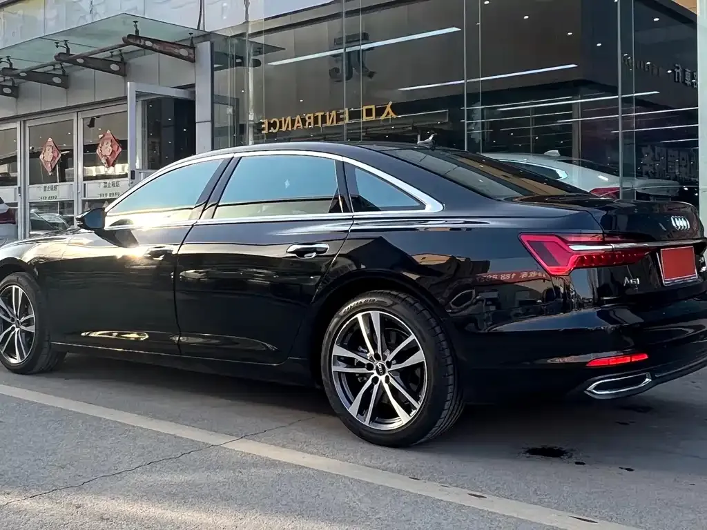 Audi A6L — фото 9