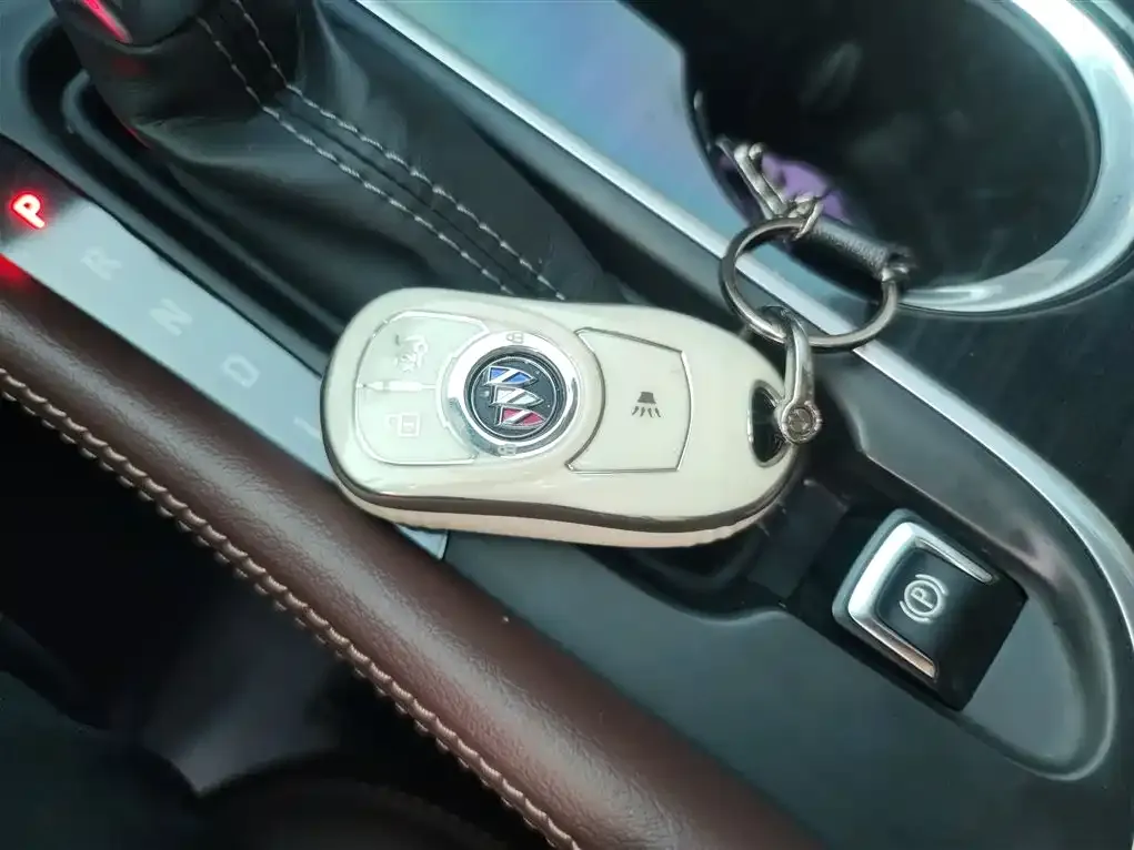 Buick Envision Plus — фото 4