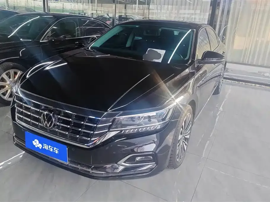 Volkswagen Passat — фото 1