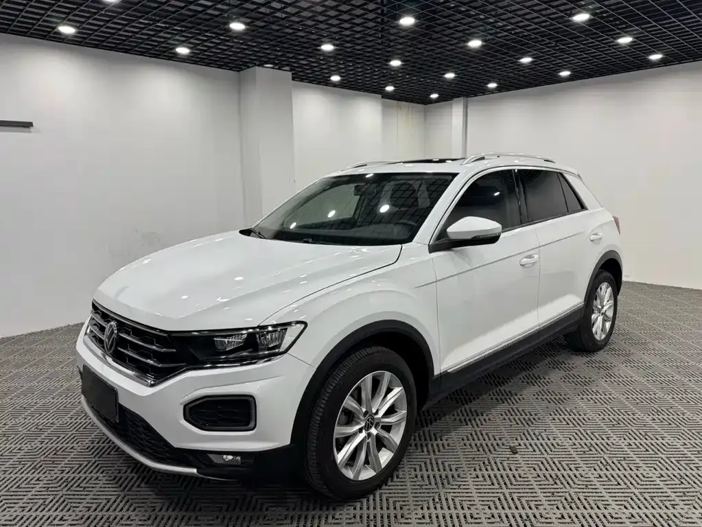 Volkswagen T-Roc — фото 1