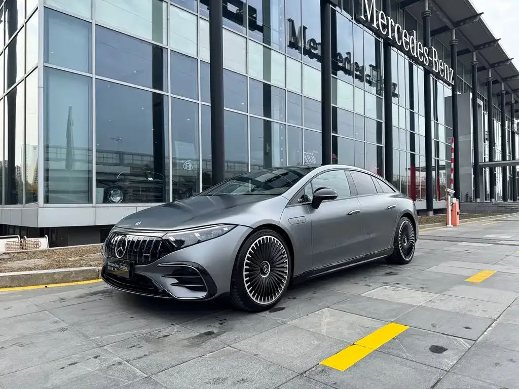 Mercedes-Benz EQS AMG — фото 9