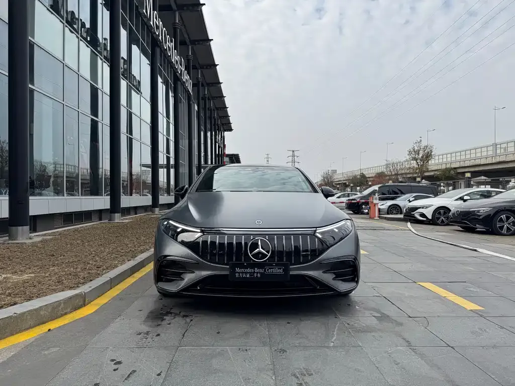 Mercedes-Benz EQS AMG — фото 6