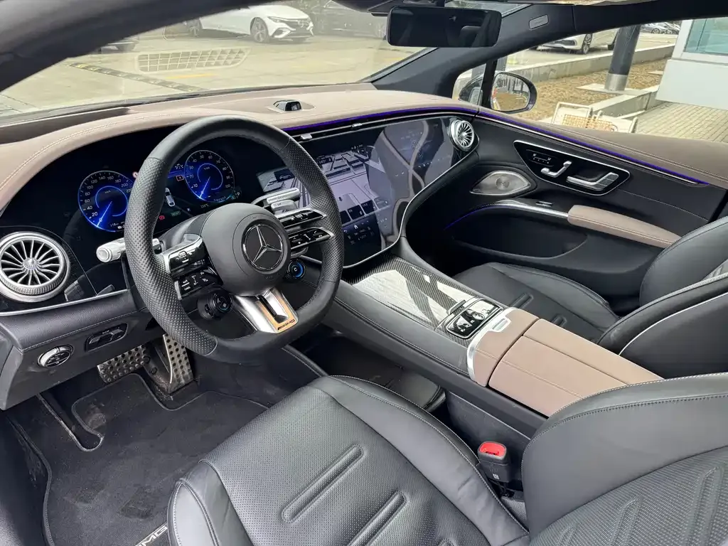 Mercedes-Benz EQS AMG — фото 8