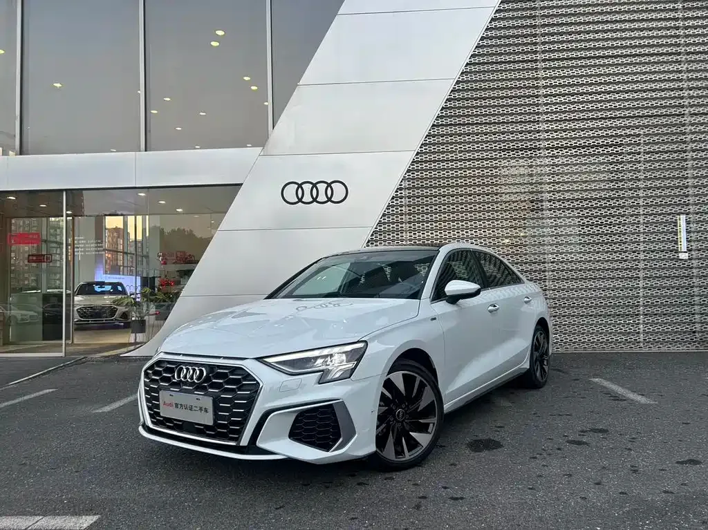 Audi A3 — фото 1