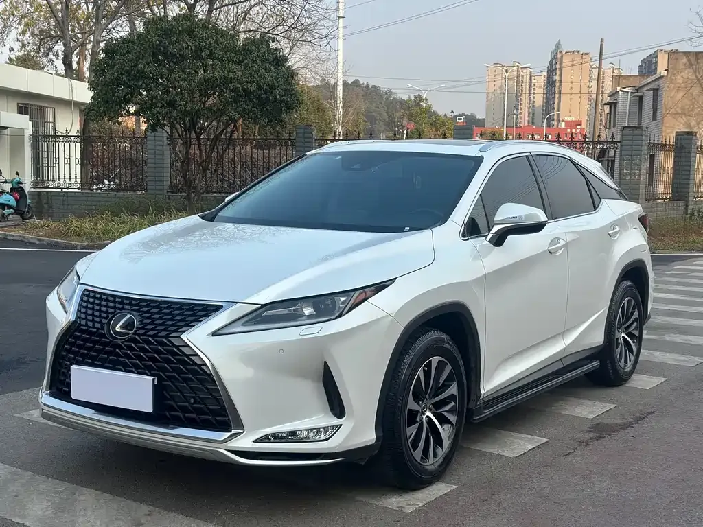 Lexus RX — фото 1