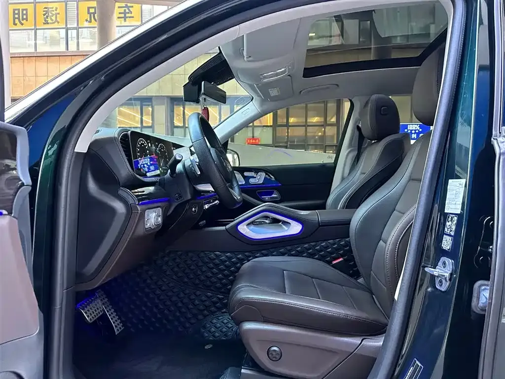 Mercedes-Benz GLS — фото 6
