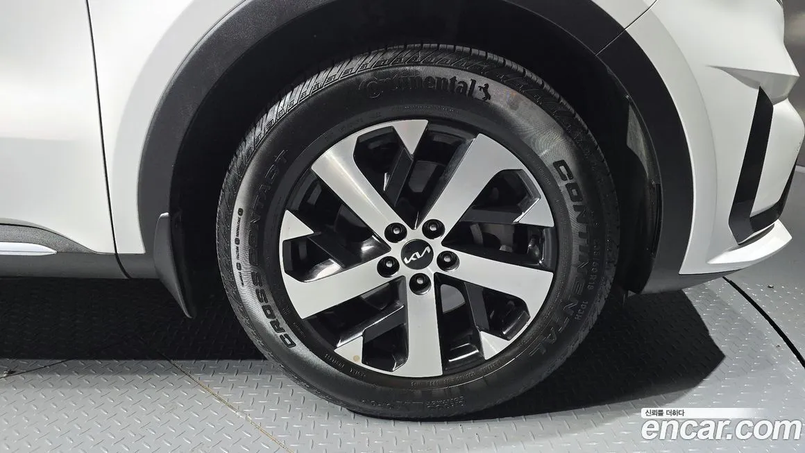 Kia Sorento — фото 7