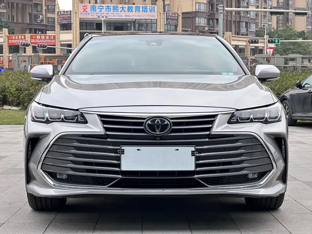 Toyota Avalon — фото 2