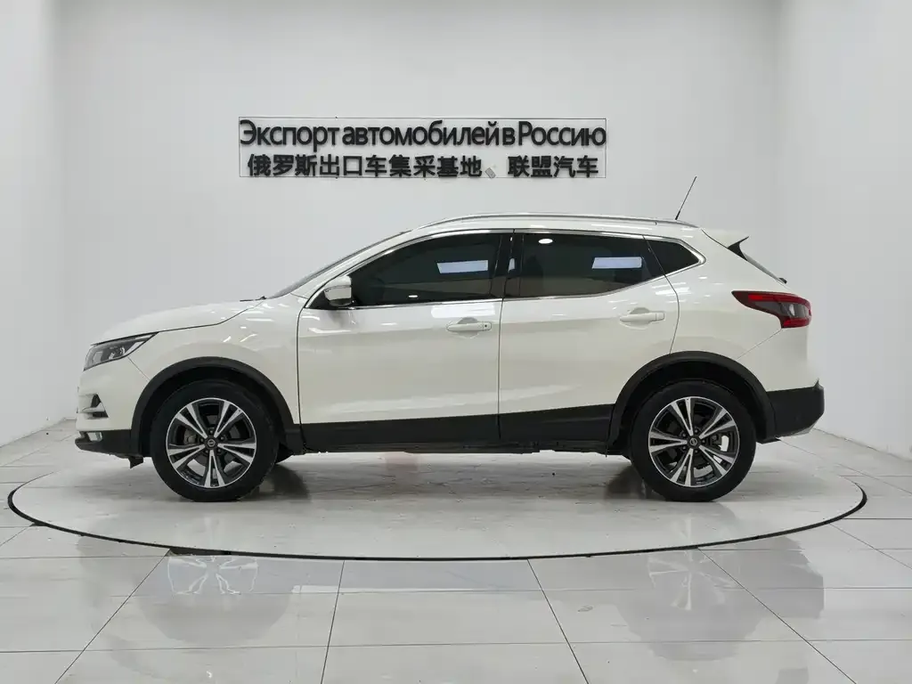 Nissan Qashqai — фото 10
