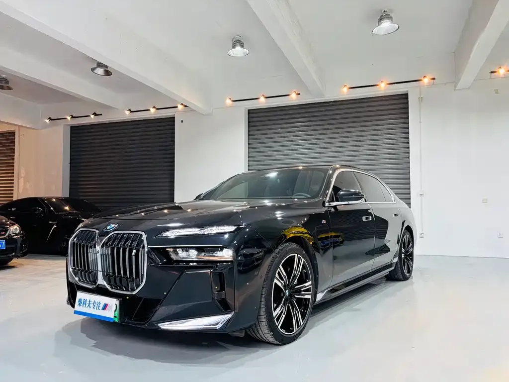 BMW i7 — фото 4