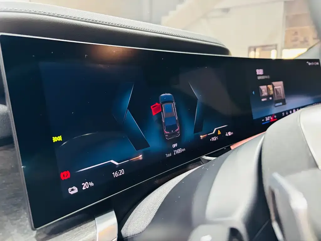 BMW i7 — фото 3