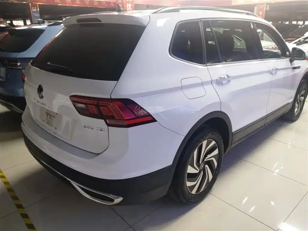 Volkswagen Tiguan L — фото 6